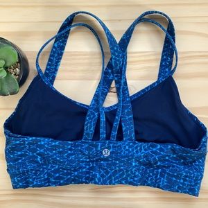 Lululemon sports bra size 10
